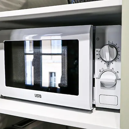 Au Pied Du Vieux-mans Λε Μανς