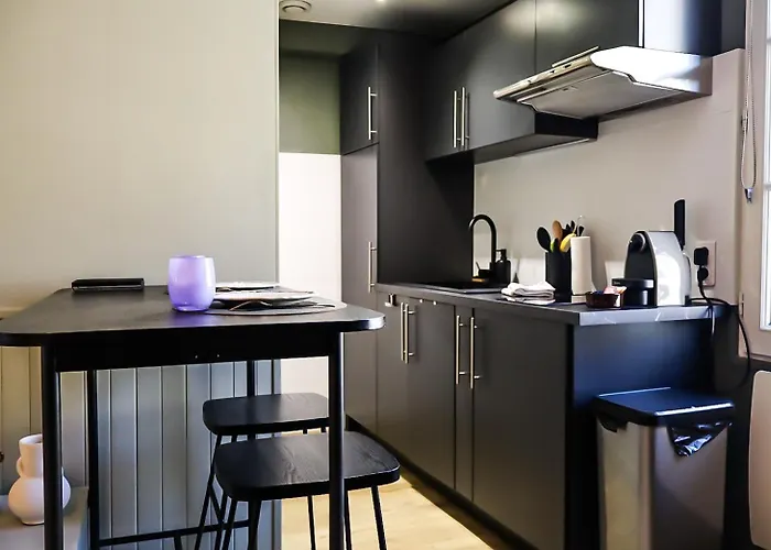 Au Pied Du Vieux-mans Διαμέρισμα